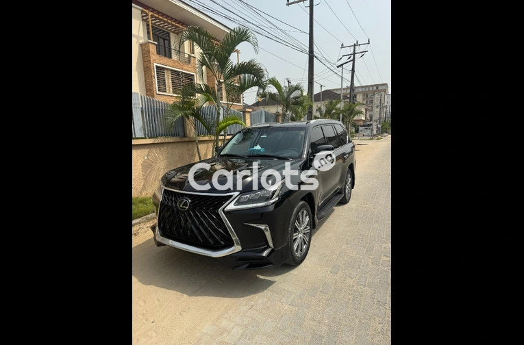 2016 Lexus LX570 Sport
