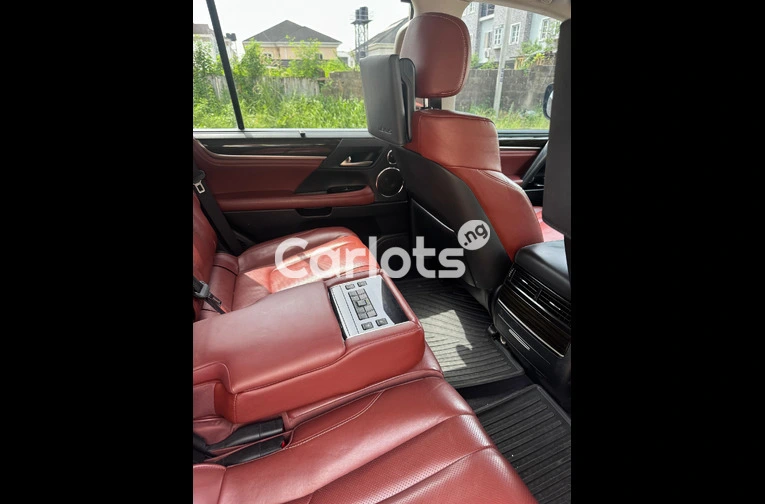 Lexus Sport 570 2016. Location: Ikate Lekki  Price: 70m 2020 entry Mileage 55264 - 5/5