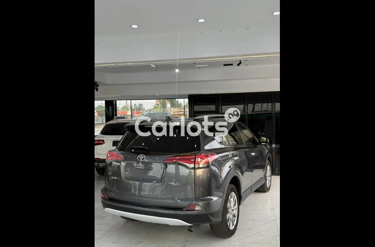 2016 Toyota Rav4 Limited AWD - 5/7