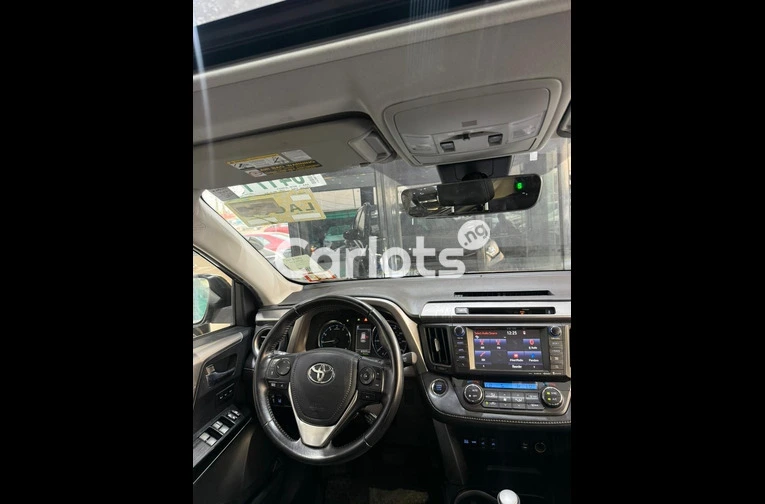 2016 Toyota Rav4 Limited AWD - 6/7