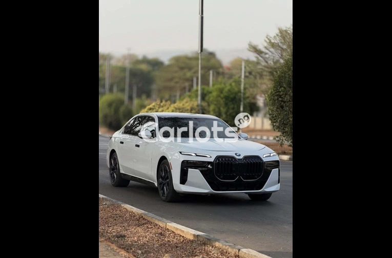Foreign Used 2025 BMW 7 Series - 3/7