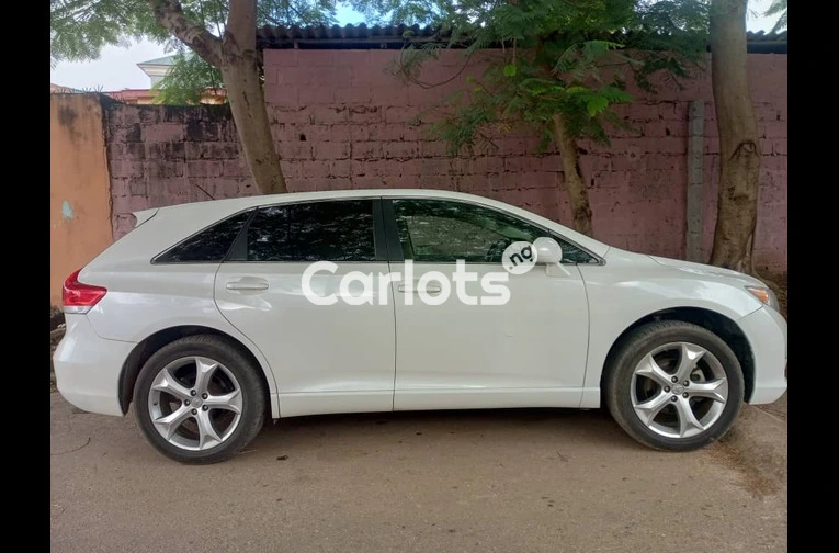 TOKUNBO 2010 TOYOTA VENZA AWD V6