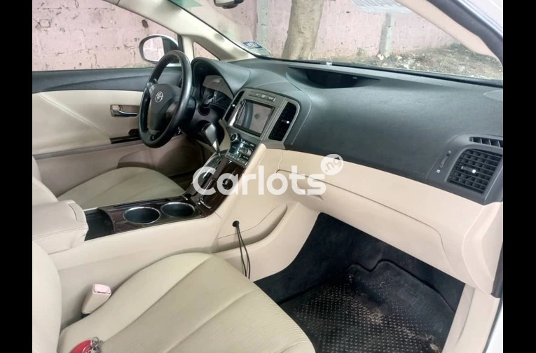 TOKUNBO 2010 TOYOTA VENZA AWD V6 - 3/7