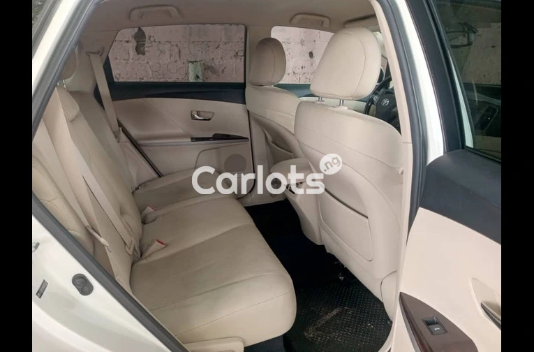 TOKUNBO 2010 TOYOTA VENZA AWD V6 - 4/7