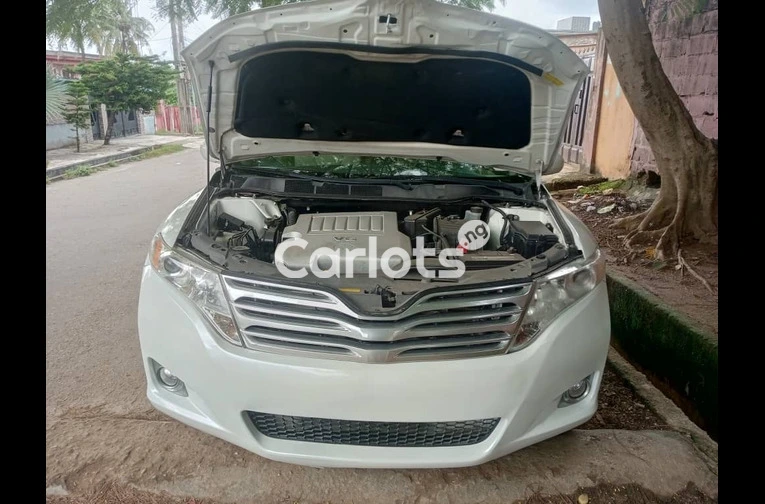 TOKUNBO 2010 TOYOTA VENZA AWD V6 - 6/7