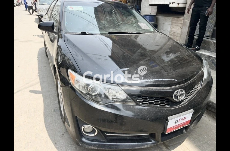 FOREIGN USED 2014 TOYOTA CAMRY XLE(ACCIDENT FREE) - 3/6