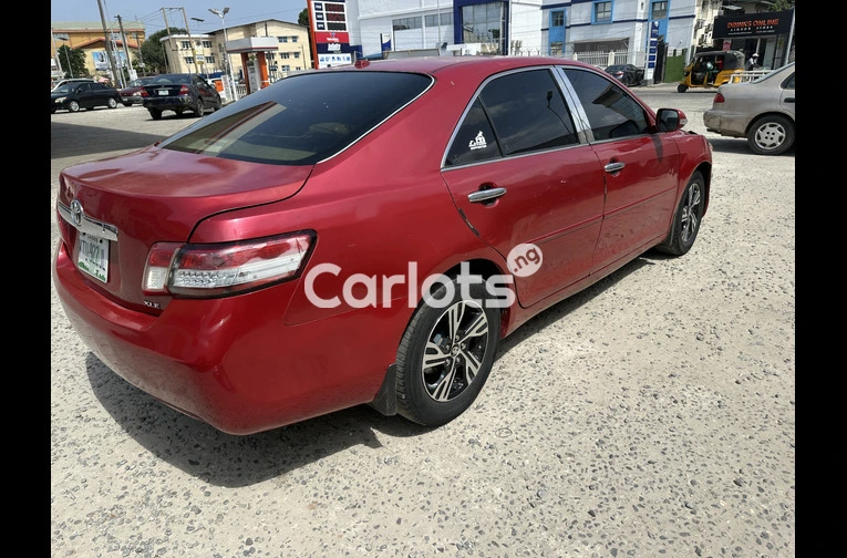 2010 Toyota Camry XLE - 3/6