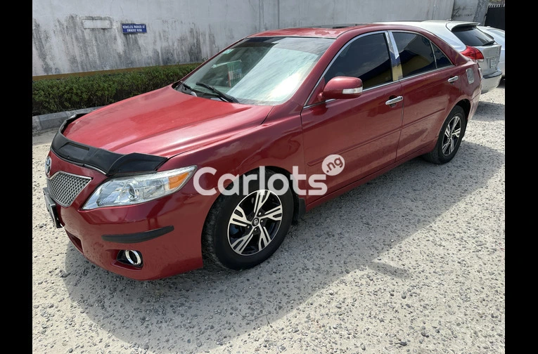 2010 Toyota Camry XLE - 5/6