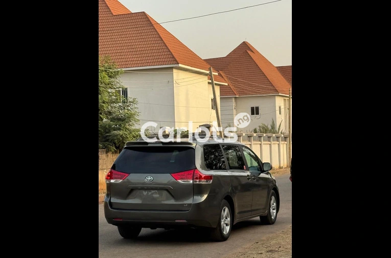 NEW ARRIVAL FOREIGN USED 2014 TOYOTA SIENNA LE - 7/7