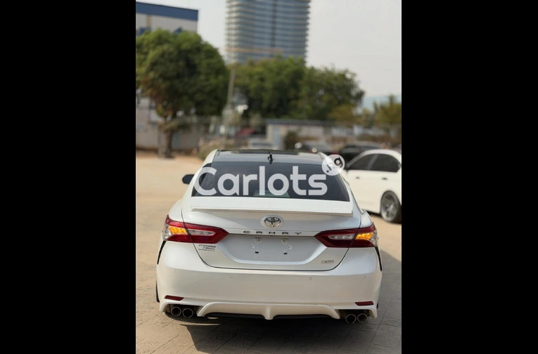 Nigerian used 2019 Toyota Camry XSE