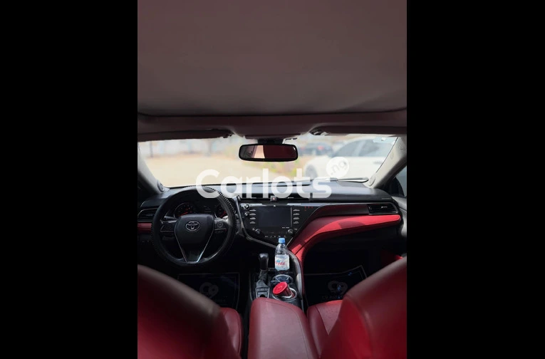 Nigerian used 2019 Toyota Camry XSE - 5/7