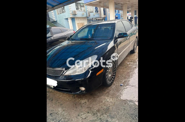 2005 LEXUS ES330 - 2/5