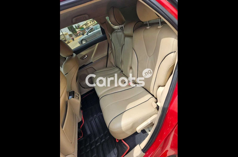 Unregistered 2013 Toyota Venza 4 plug - 4/5