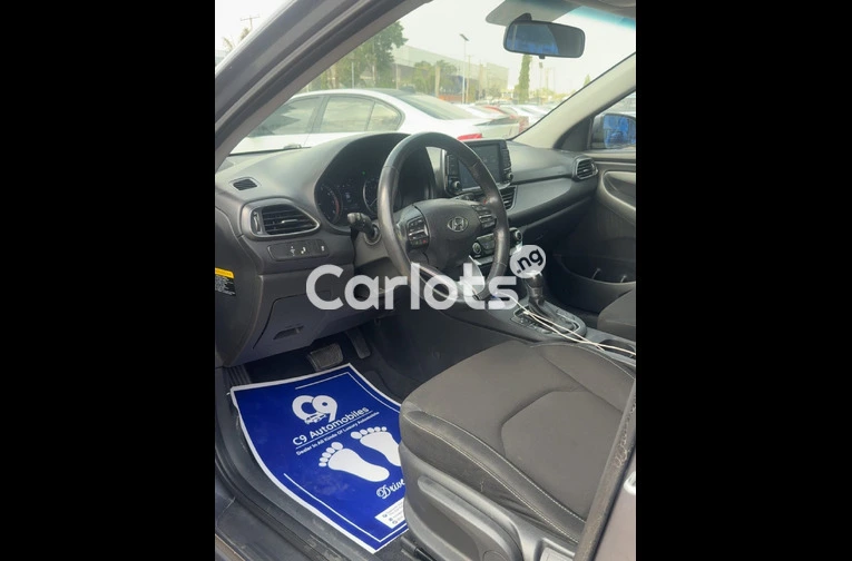 Foreign used 2017 Hyundai Elantra GT - 4/7