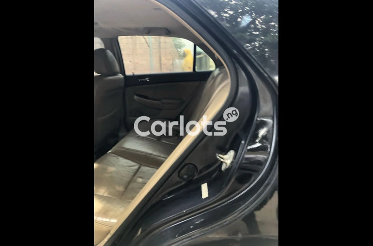 2007 Honda Accord Coupé - 2/5