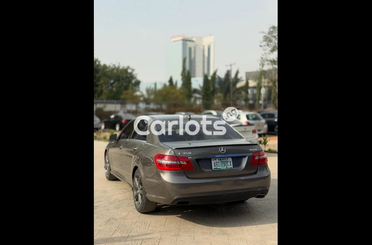 Nigerian used 2010 Mercedes Benz E350 - 2/6
