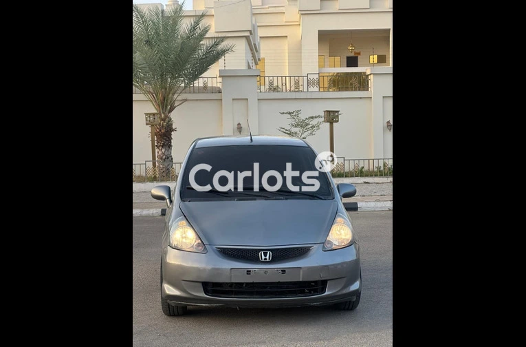 CLEAN 2010 HONDA JAZZ - 6/7