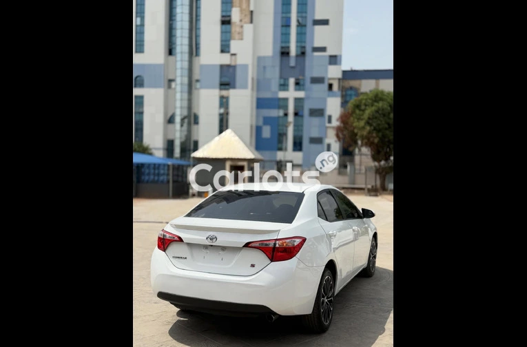 Foreign used 2015 Toyota Corolla X250