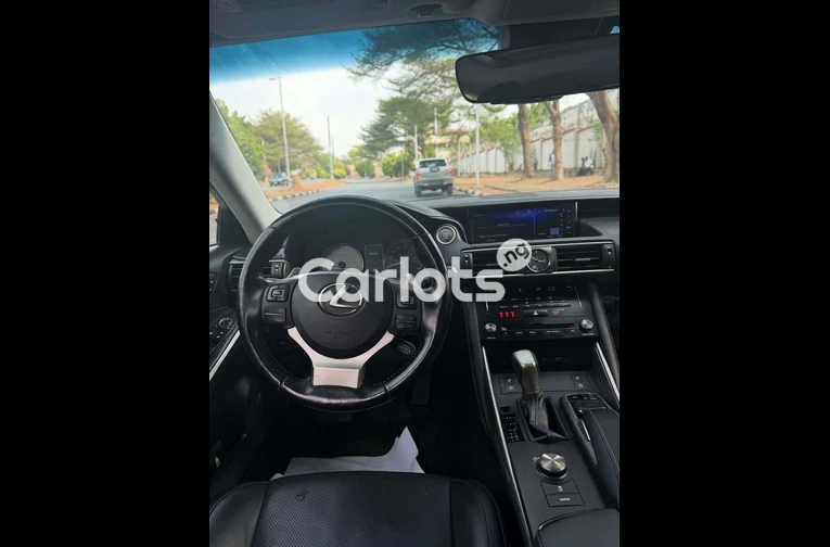 Foreign Used Lexus IS300 2017 - 3/6