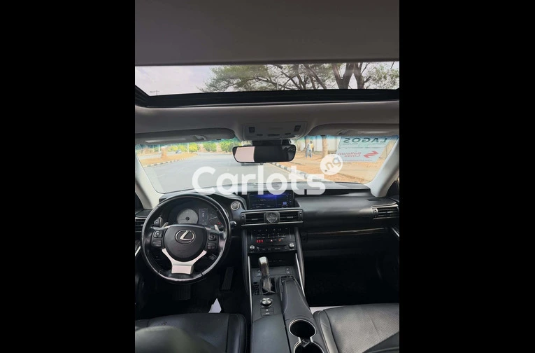 Foreign Used Lexus IS300 2017 - 4/6