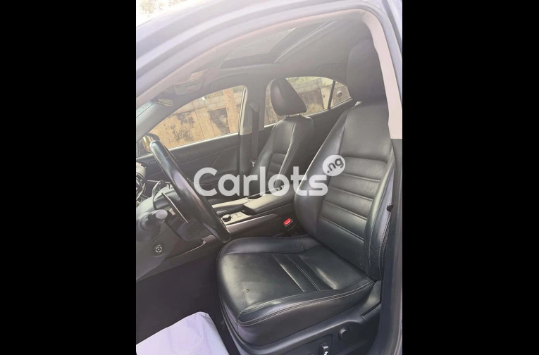 Foreign Used Lexus IS300 2017 - 5/6