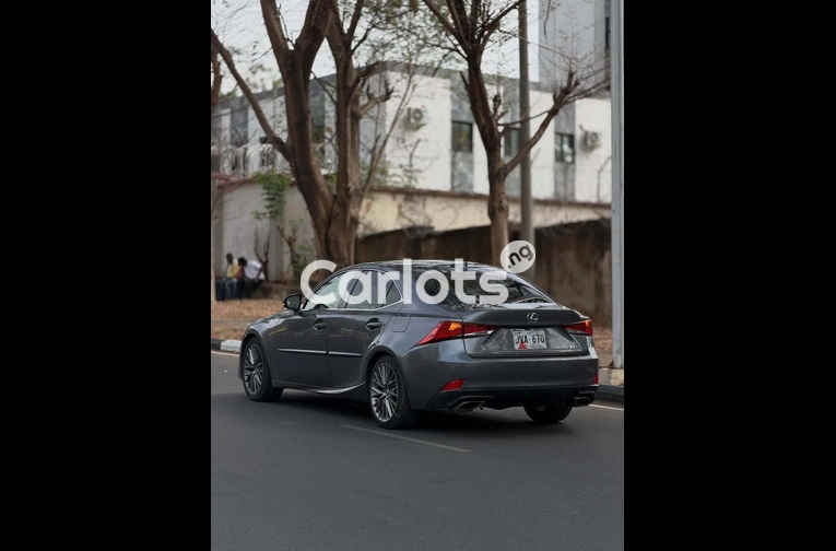 Foreign Used Lexus IS300 2017 - 6/6