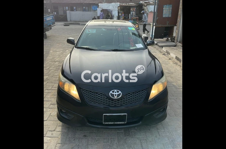 NEW ARRIVAL TOKUNBO 2011 TOYOTA CAMRY SE