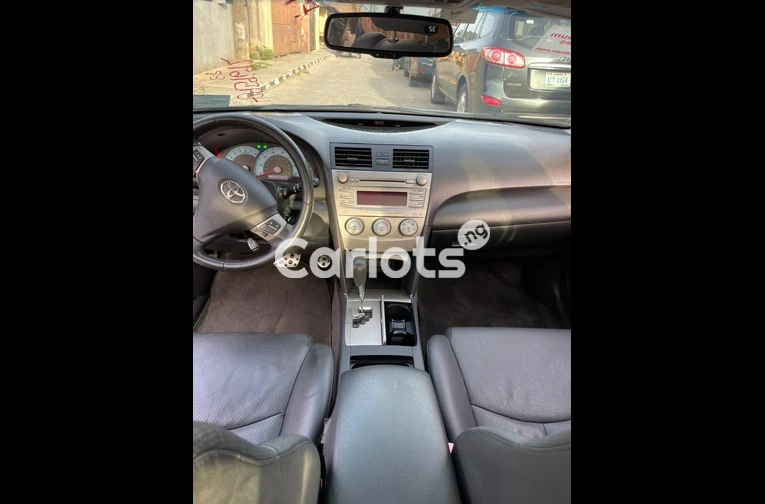 NEW ARRIVAL TOKUNBO 2011 TOYOTA CAMRY SE - 3/7