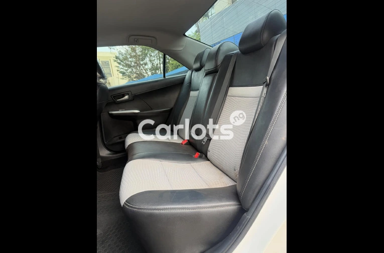 Foreign used 2014 Toyota Camry SE - 3/7