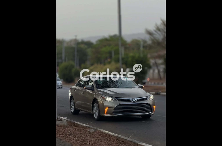 Toyota Avalon Limited 2015 - 3/7