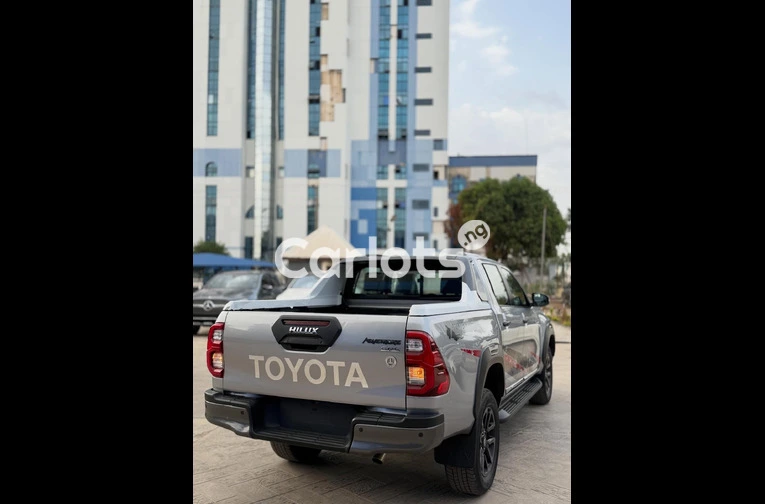 Foreign used Toyota Hilux Adventure 2021 - 1/7