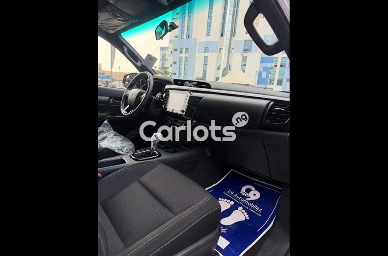 Foreign used Toyota Hilux Adventure 2021 - 3/7