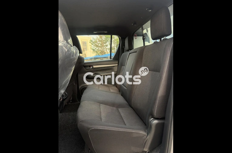 Foreign used Toyota Hilux Adventure 2021 - 4/7