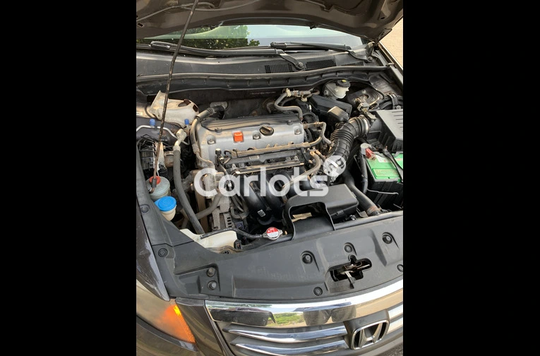 Tokunbo 2011 Honda Accord - 2/7