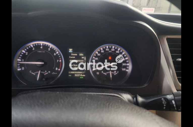 PREMIUM 2019 TOYOTA HIGHLANDER XLE AWD - 2/7