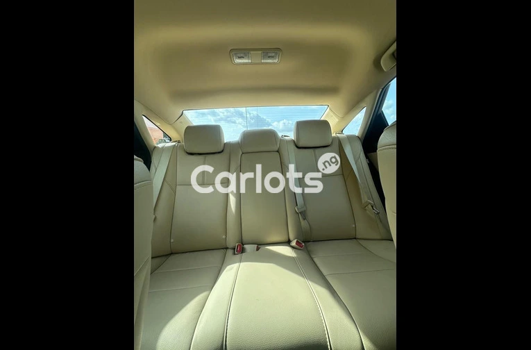 FOREIGN USED 2015 TOYOTA AVALON XLE - 4/7