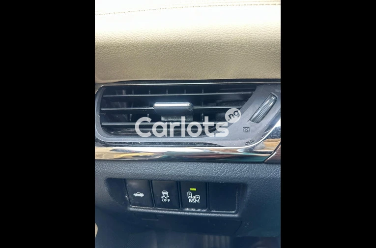 FOREIGN USED 2015 TOYOTA AVALON XLE - 5/7