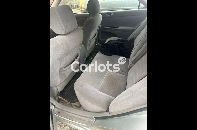 Belgium Grade Toyota Camry 2005 - 3/5