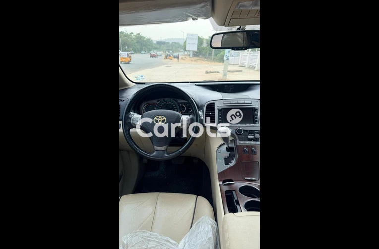 FOREIGN USED 2010 TOYOTA VENZA FULL OPTION - 3/7