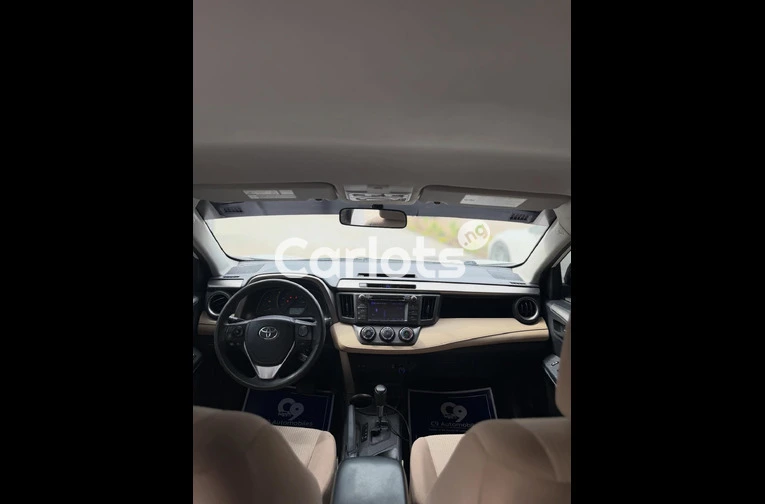 Foreign used 2013 Toyota RAV4 LE - 3/7