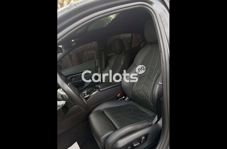 Foreign Used 2024 BMW 5 Series - 6/7