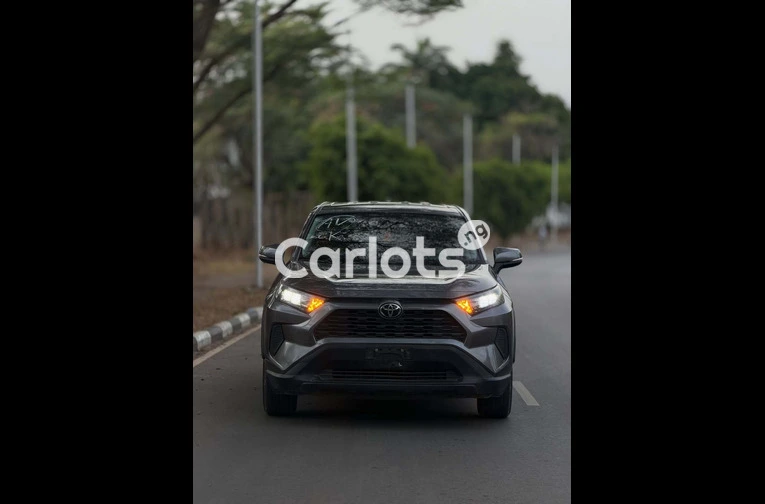 Toyota RAV4 2023 - 2/7