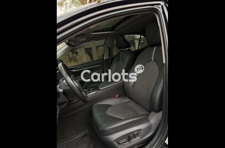 2018 Toyota Camry SE - 6/7