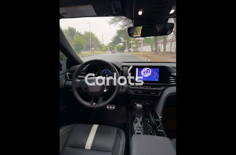 2025 TOYOTA CAMRY HYBRID - 4/7