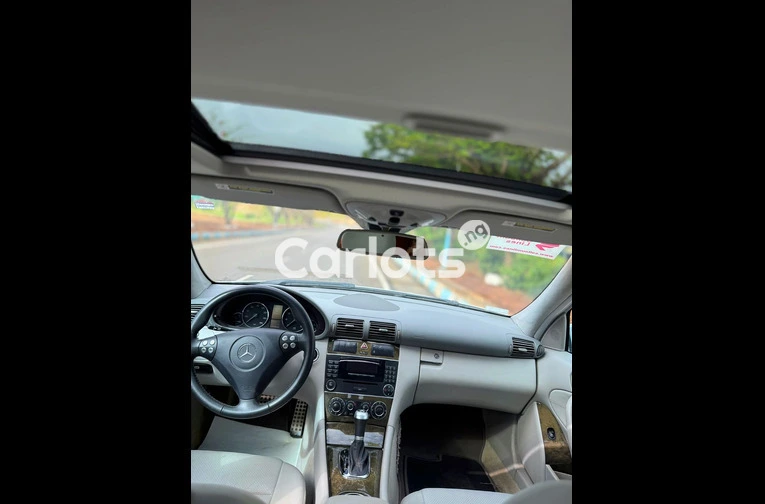 NEW ARRIVAL / FIRST BODY FOREIGN USED 2007 MERCEDES BENZ C230 SPORT - 2/7