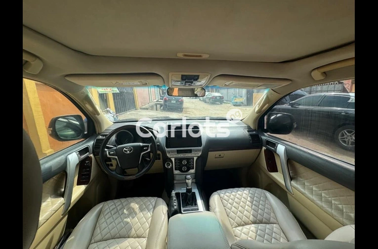 PREMIUM 2015 TOYOTA LANDCRUISER PRADO V6 - 3/7