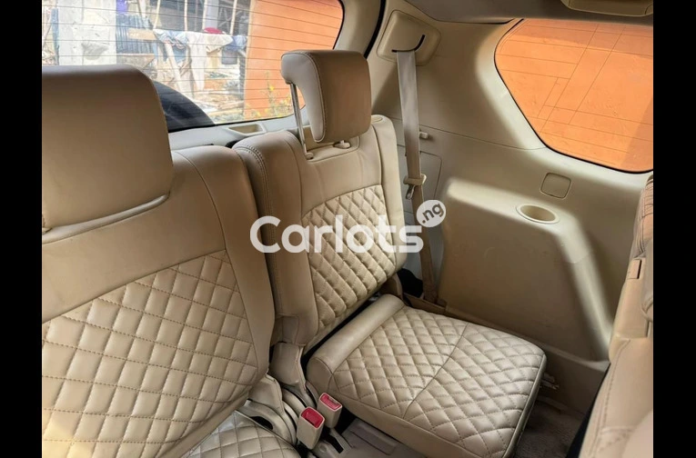 PREMIUM 2015 TOYOTA LANDCRUISER PRADO V6 - 5/7