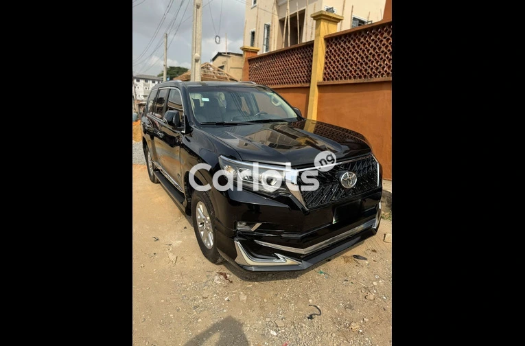 PREMIUM 2015 TOYOTA LANDCRUISER PRADO V6 - 6/7