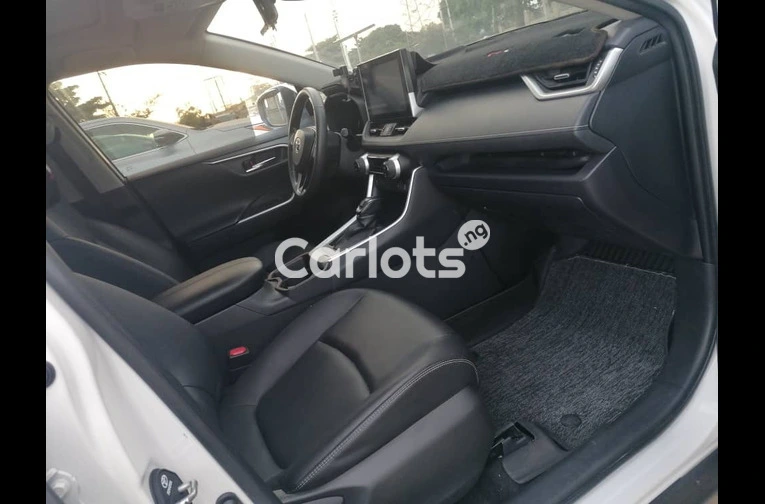 2022 TOYOTA RAV4 PLATINUM - 3/7