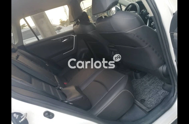 2022 TOYOTA RAV4 PLATINUM - 4/7